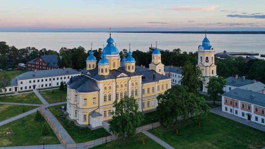 Санкт-Петербург – Коневец и Владимировская бухта – Коневец
